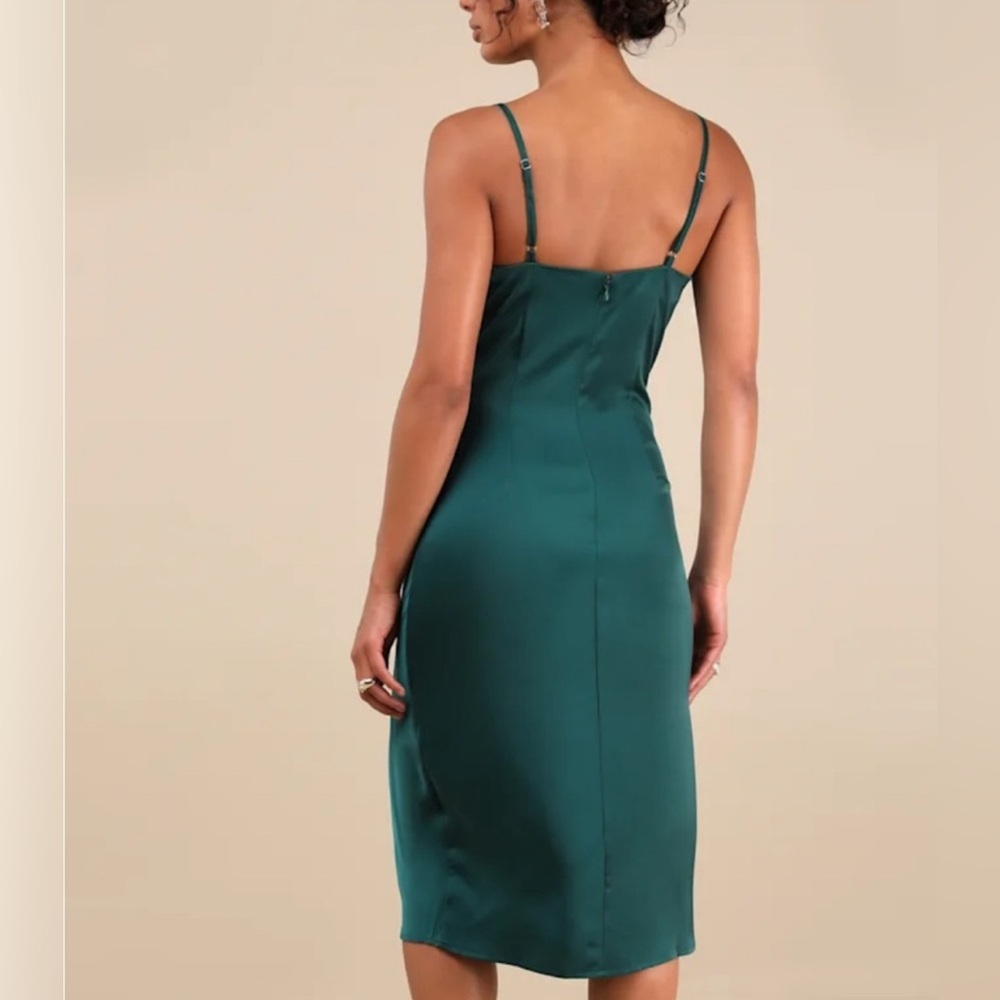 NWT- Lulu's Hollywood Woman’s Green Satin Midi Dress - Picture 2 of 8